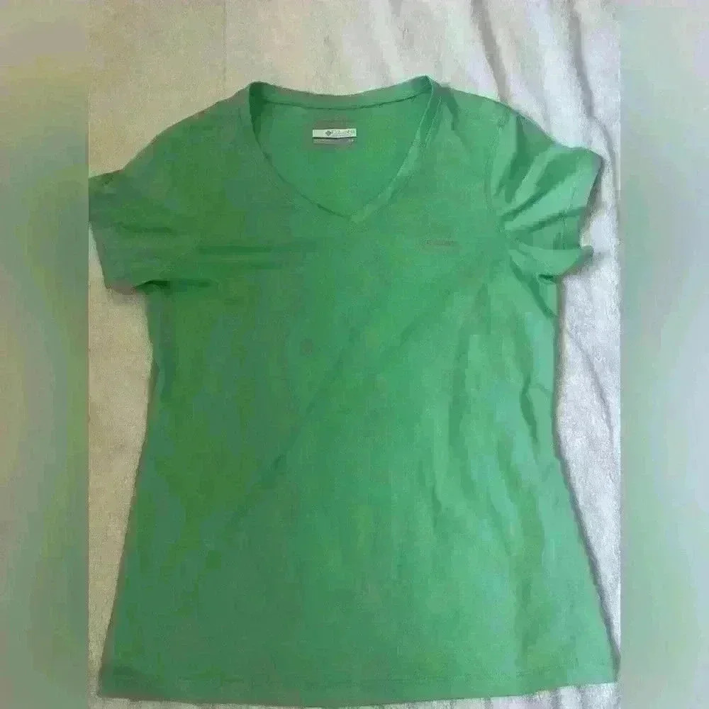 Women’s size small Columbus Omni wick tshirt